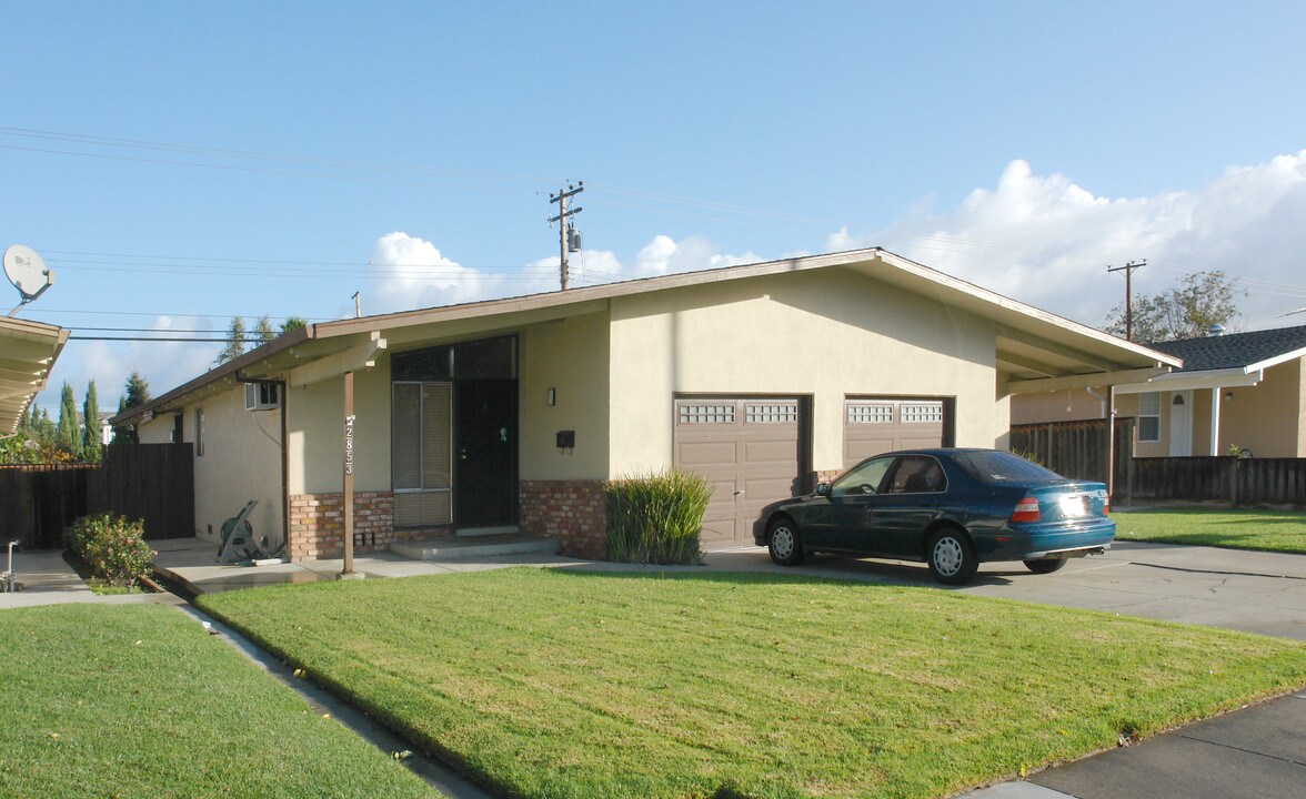 2851-2853 Benton St in Santa Clara, CA - Building Photo