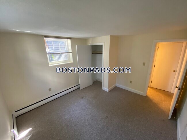 12 Brattle Dr-Unit -4 in Arlington, MA - Building Photo - Building Photo