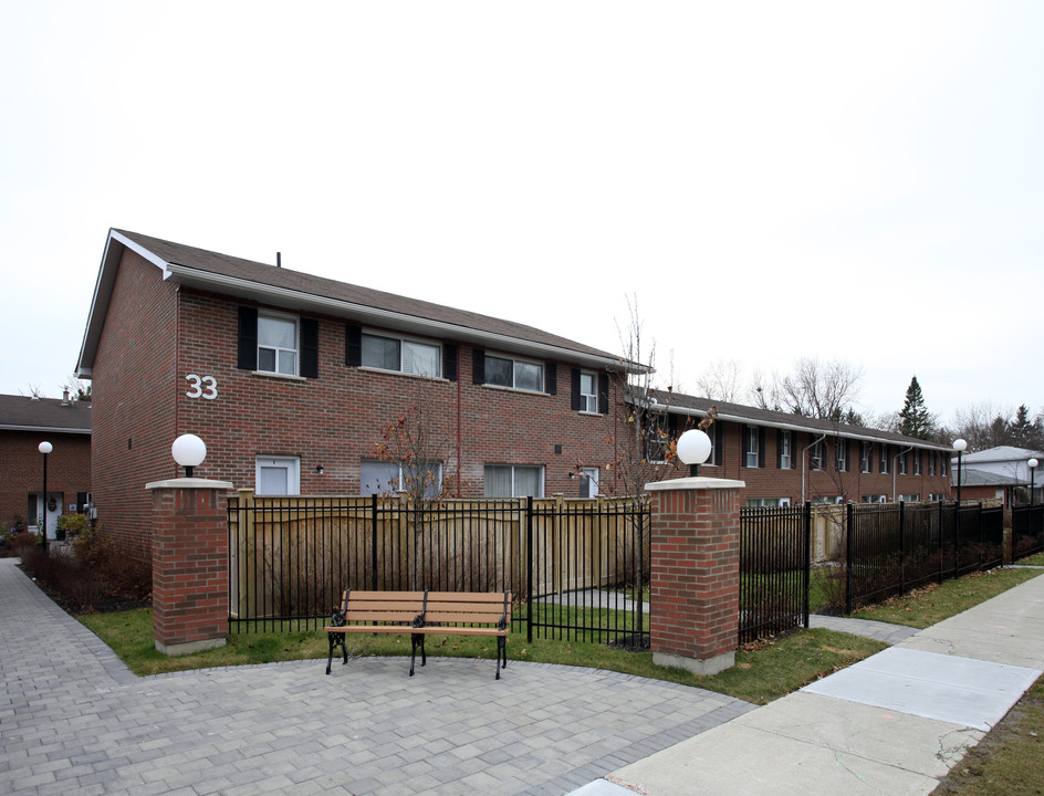 Romfield Circuit in Markham, ON - Building Photo