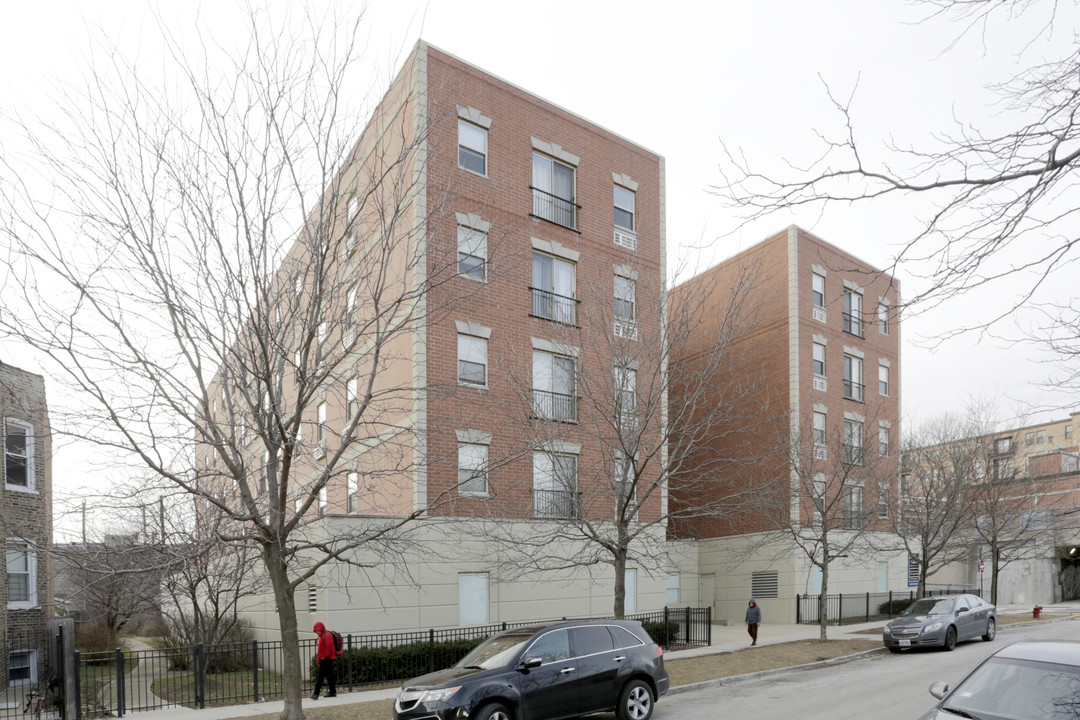 Spaulding Apartments in Chicago, IL - Building Photo