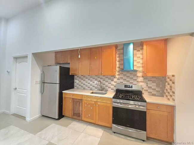 71-59 160th St in Queens, NY - Building Photo - Building Photo