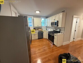 110 Marginal St, Unit 118-1 in Boston, MA - Foto de edificio - Building Photo