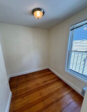 12 Cheever Ct, Unit 2 in Boston, MA - Building Photo - Building Photo