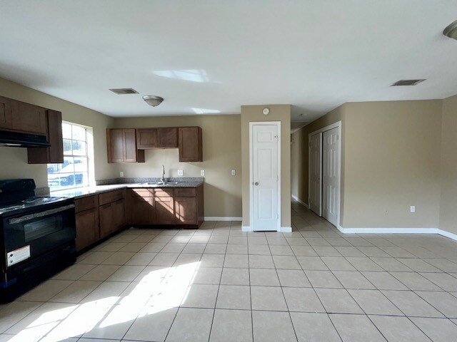 10079 El Scott Ave in Baton Rouge, LA - Building Photo - Building Photo