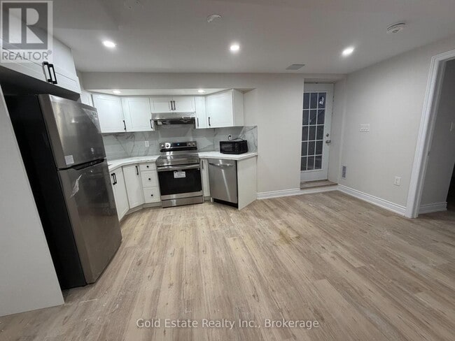 1034 Old Oak Dr in Oakville, ON - Building Photo - Building Photo