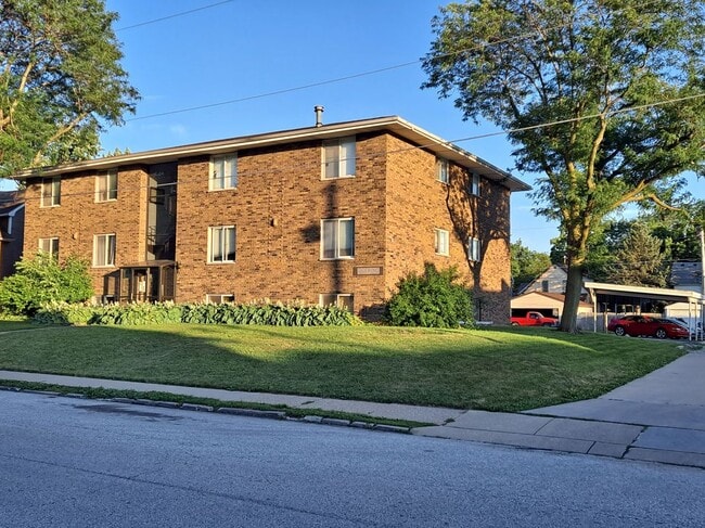 property at 1445 W 16th St