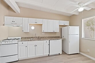 418 Brookside St in Colorado Springs, CO - Building Photo - Building Photo