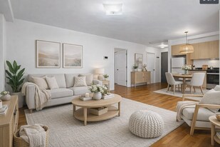 13438 35th Ave, Unit 4D in Flushing, NY - Building Photo