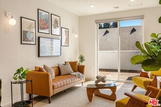 1759 N Gower St in Los Angeles, CA - Building Photo - Building Photo