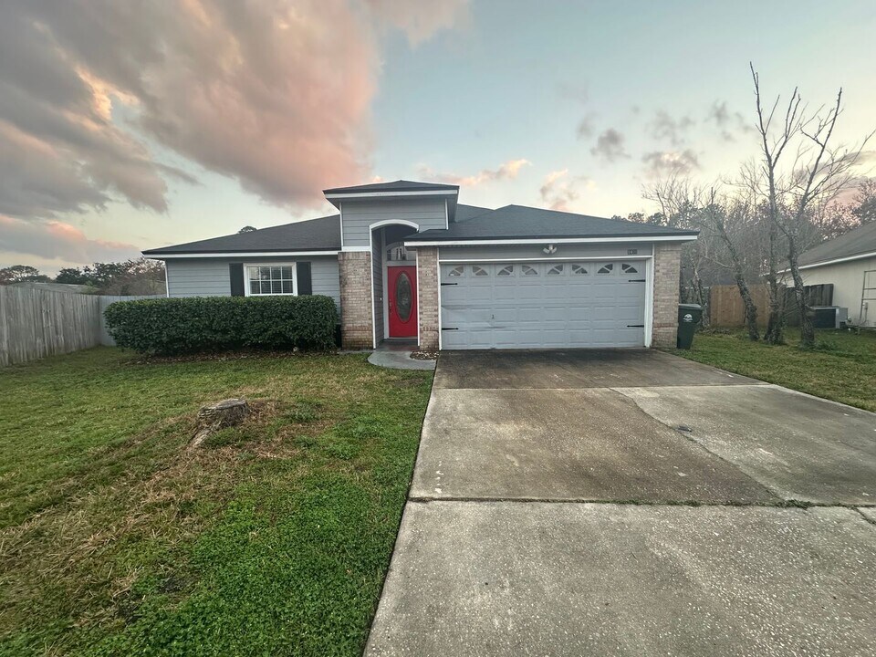 1400 Dog Fennel Ct in Orange Park, FL - Building Photo