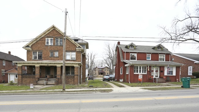 360-362 S Main St in Greenville, PA - Foto de edificio - Building Photo