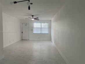 3777 NW 78th Ave in Hollywood, FL - Building Photo - Building Photo