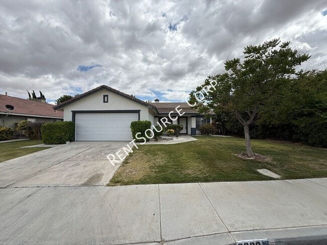 2832 W Pillsbury St