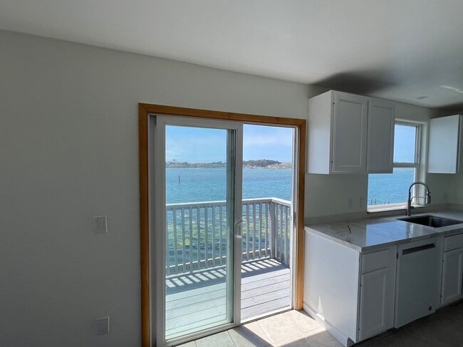 975 CA-1 in Bodega Bay, CA - Building Photo - Building Photo