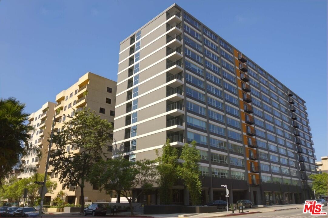 3460 W 7th St in Los Angeles, CA - Building Photo