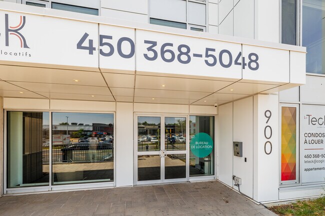 900A Curé-Labelle Boul in Laval, QC - Building Photo - Building Photo