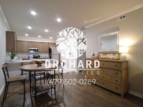 1900 E Brookview Cir in Siloam Springs, AR - Building Photo - Building Photo