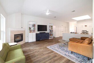 10715 Galsworthy Ln in Austin, TX - Building Photo - Building Photo