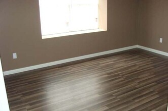 3020 Beal St in Deltona, FL - Building Photo - Building Photo