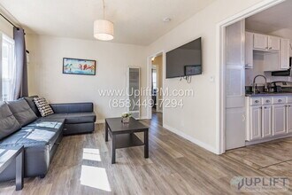 4827 Castle Ave in San Diego, CA - Building Photo - Building Photo