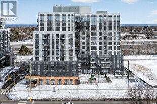 7437 Kingston Rd in Toronto, ON - Building Photo