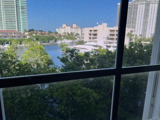 19999 E Country Club Dr, Unit 1406 in Aventura, FL - Building Photo - Building Photo