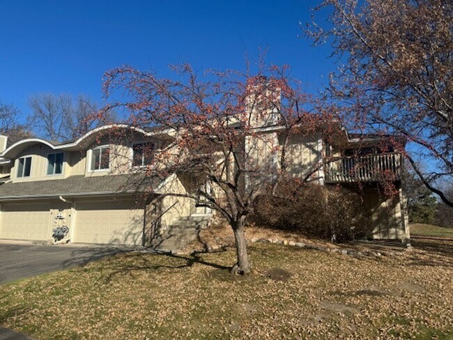 13667 84th Pl N in Maple Grove, MN - Building Photo - Building Photo