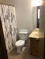 906 E Birch St in Canadian, TX - Building Photo