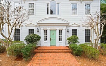 430 W Wesley Rd NW in Atlanta, GA - Building Photo - Building Photo