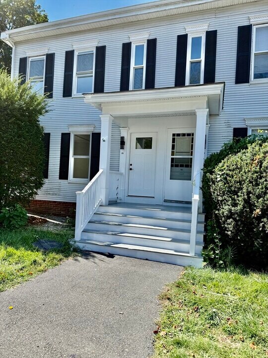 18 S Lincoln St in Haverhill, MA - Building Photo