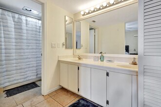 12621 Westhampton Cir in Wellington, FL - Building Photo - Building Photo