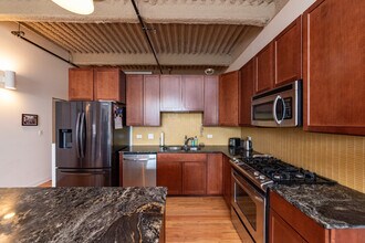 2545 S Dearborn St, Unit 511 in Chicago, IL - Foto de edificio - Building Photo