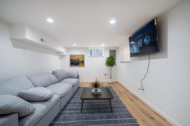 property at 4713 N Willamette Blvd