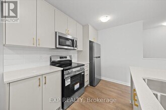 1255 Creekway Private in Ottawa, ON - Building Photo - Building Photo