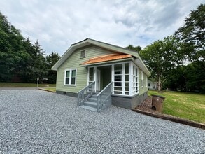 926 Logan St in Shelby, NC - Building Photo - Building Photo