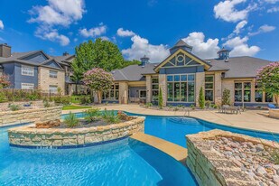 Falls Round Rock in Round Rock, TX - Building Photo