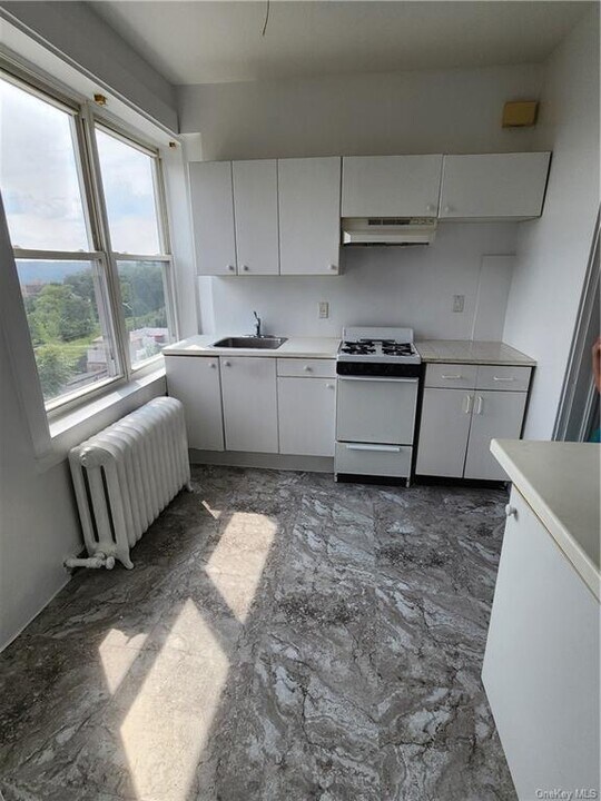 112 High St-Unit -3 in Yonkers, NY - Building Photo