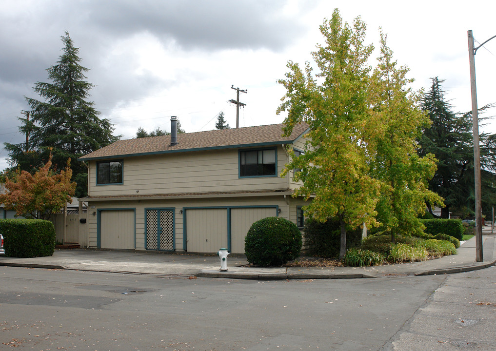 510 Franquette Ave in Santa Rosa, CA - Building Photo