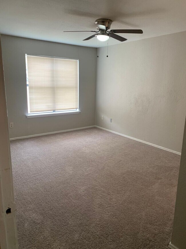 8109 Skillman St-Unit -8109 SKILLMAN ST UNIT# 2014 in Dallas, TX - Foto de edificio - Building Photo