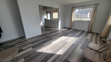 655 Robinwood Dr in Troy, MI - Building Photo - Building Photo