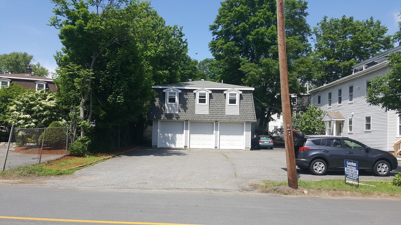 63 Cherry St in Ashland, MA - Foto de edificio