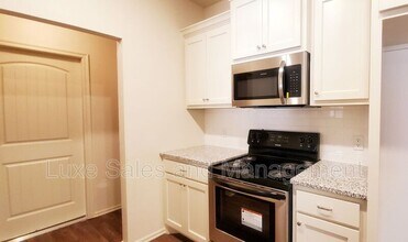 345 Chalk Hill Ct in Edmond, OK - Building Photo - Building Photo