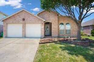 1129 Partridge Dr in Aubrey, TX - Building Photo