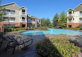 Reserve At Steele Crossing in Fayetteville, AR - Foto de edificio - Building Photo