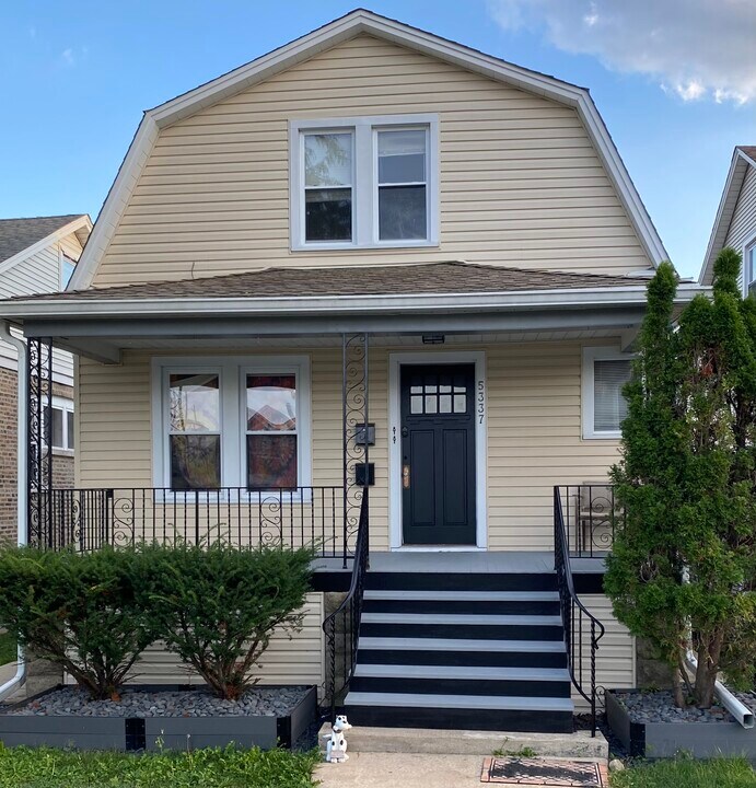 5337 W Patterson Ave in Chicago, IL - Building Photo