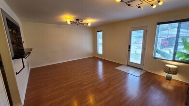 219 N A St in Pensacola, FL - Building Photo - Building Photo