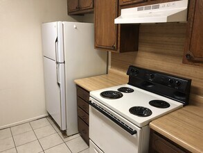 220 W 4th St in Irving, TX - Building Photo - Building Photo