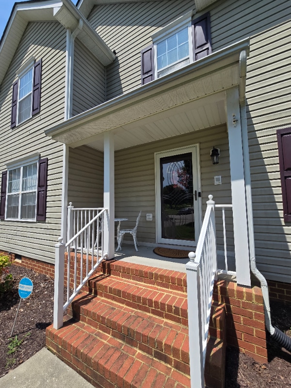 13455 Greenham Ct in Chester, VA - Building Photo - Building Photo