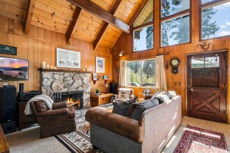 6040 Korlebu Ln in Carnelian Bay, CA - Building Photo - Building Photo