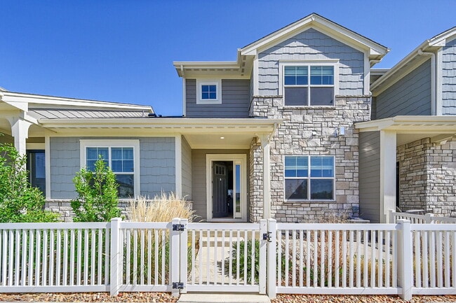 property at 5551 Longshaw Ct